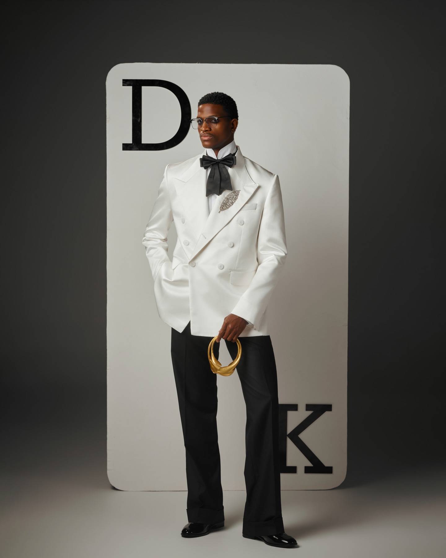 Traje de Hombre Blanco de 2 Pi - Men Formal Wear Black And White reseña y precio