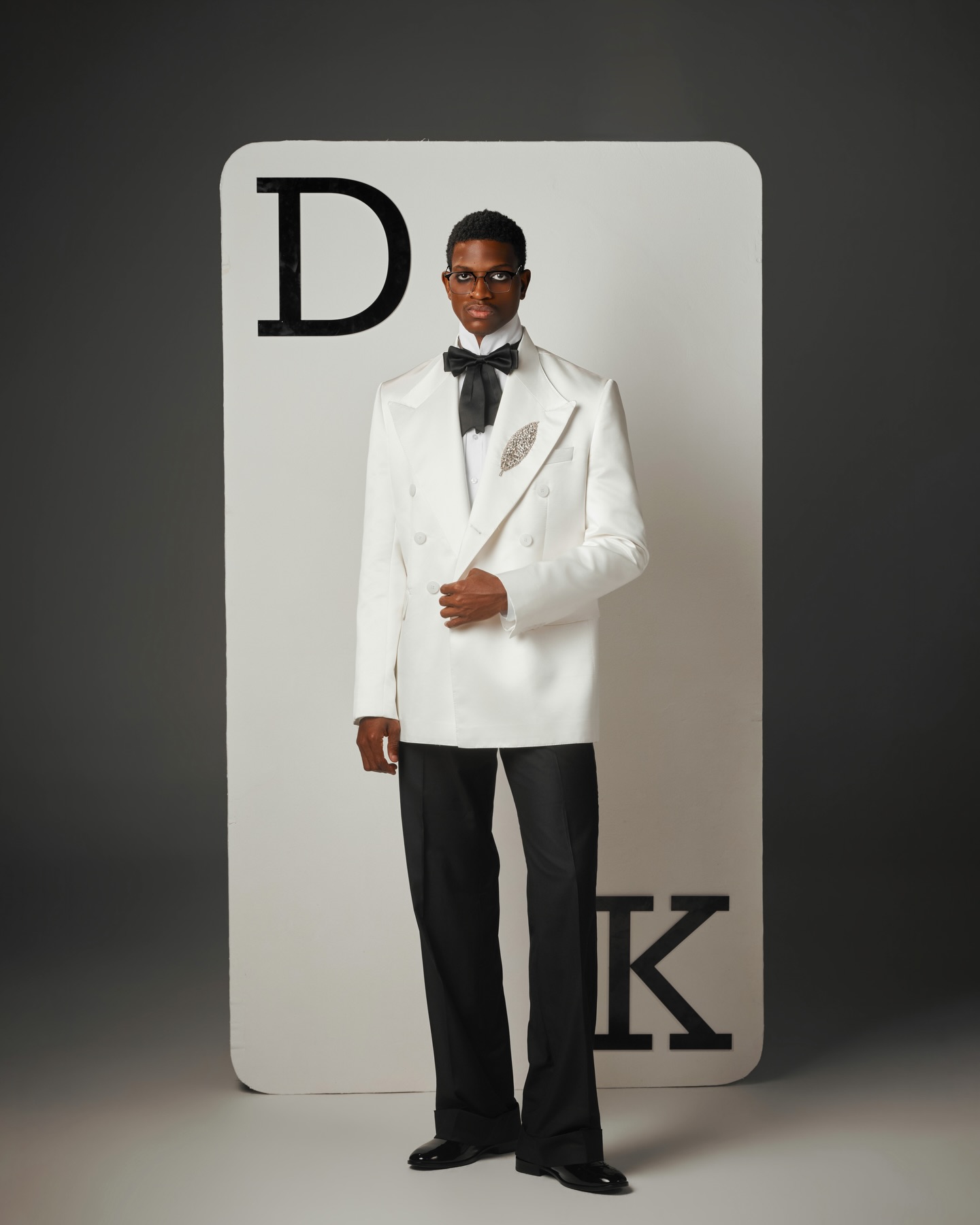 Traje de Hombre Blanco de 2 Pi - Men Formal Wear Black And White reseña y precio