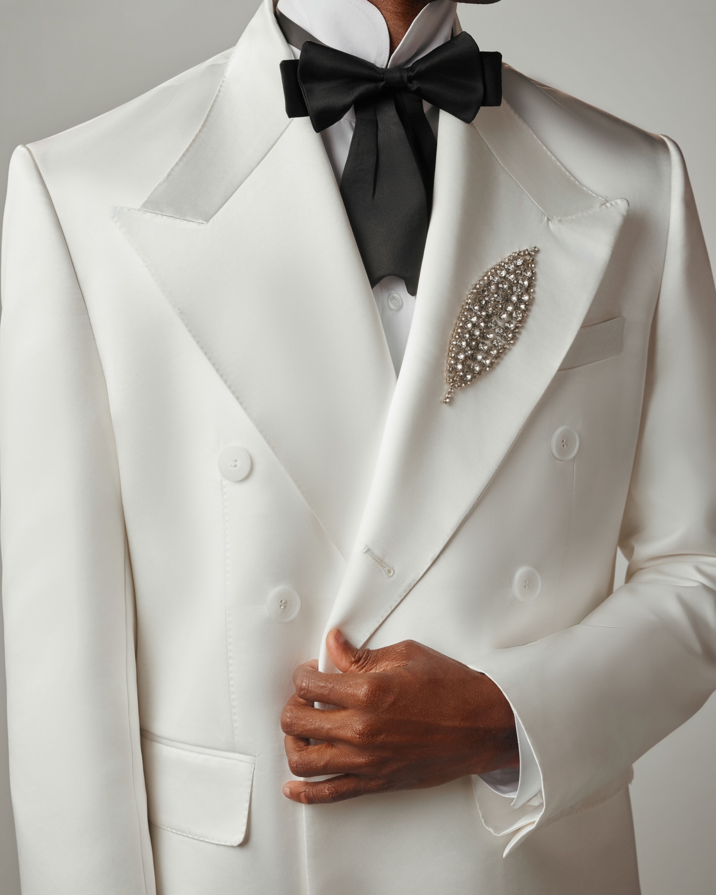 Traje de Hombre Blanco de 2 Pi - Men Formal Wear Black And White reseña y precio