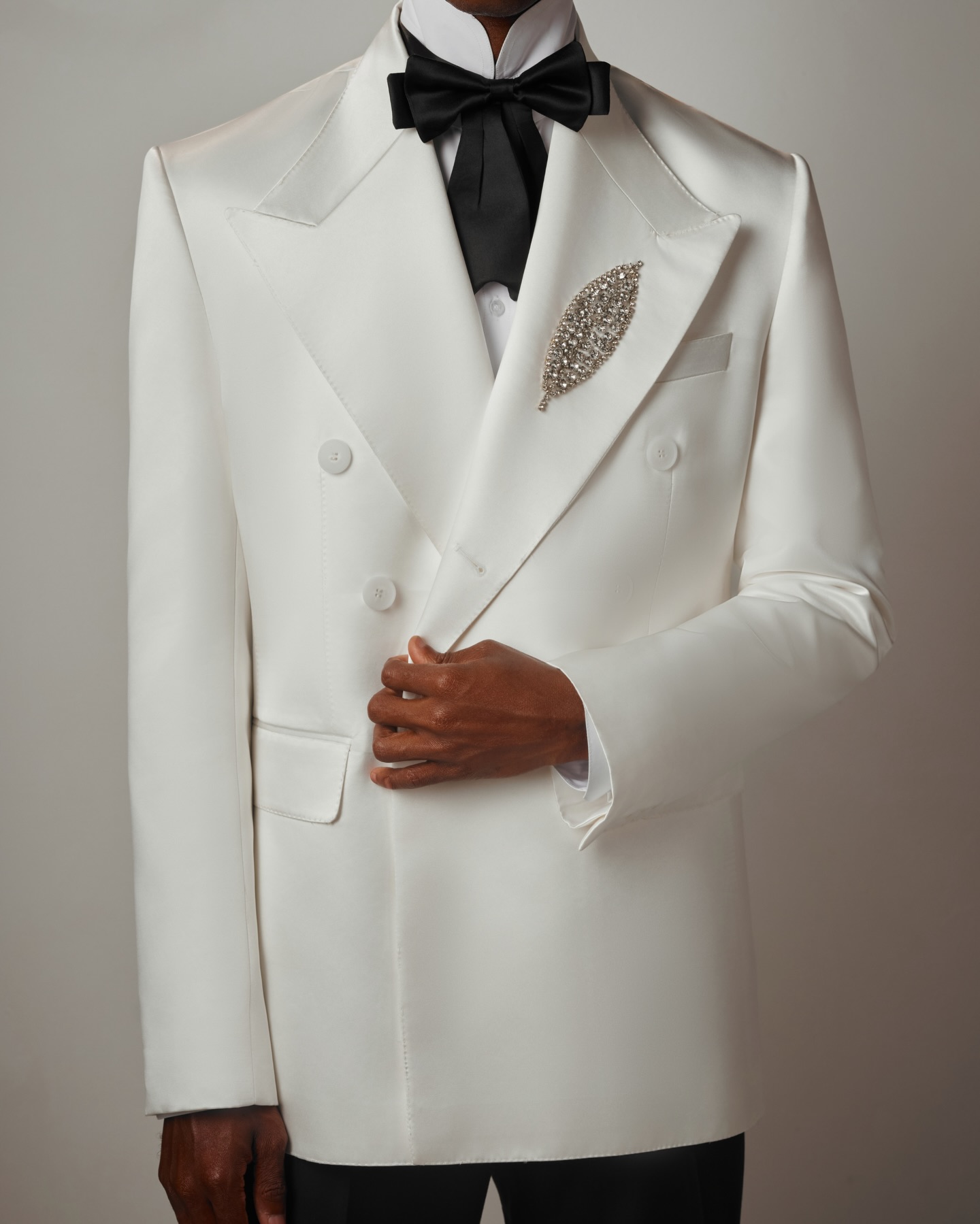 Traje de Hombre Blanco de 2 Pi - Men Formal Wear Black And White reseña y precio